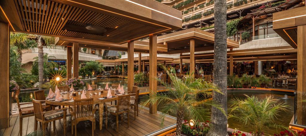 Four Seasons Hotel Agios Tychonas Exterior foto The interior of the hotel