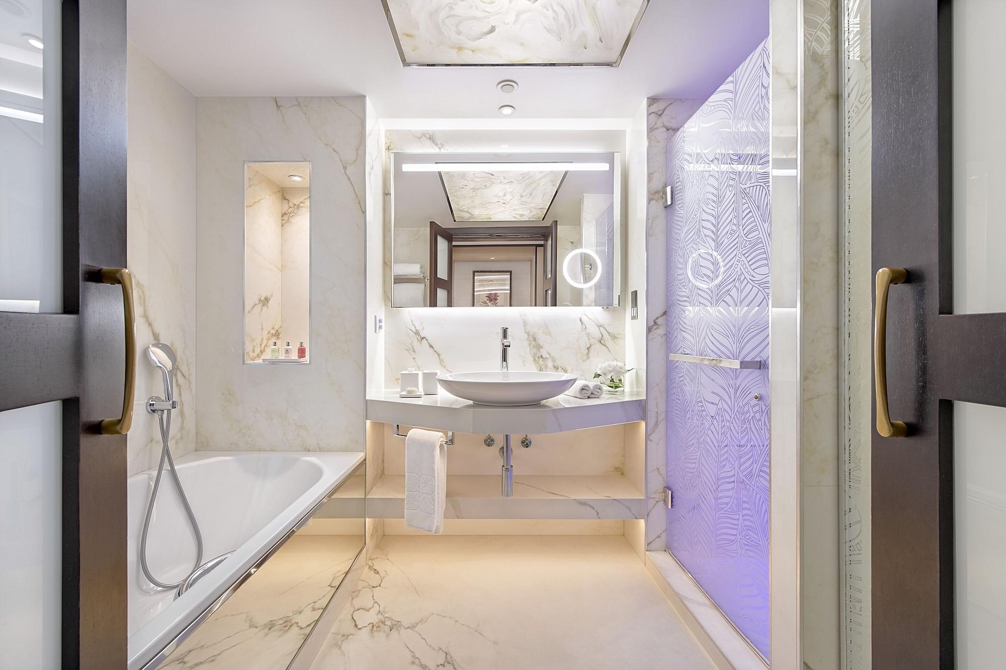 Four Seasons Hotel Agios Tychonas Exterior foto Bathroom
