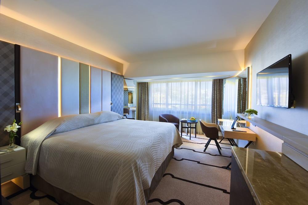 Four Seasons Hotel Agios Tychonas Exterior foto Deluxe Room