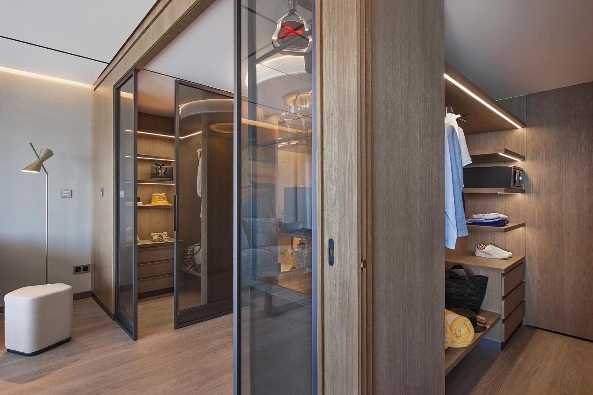 Four Seasons Hotel Agios Tychonas Cameră foto Walk-in closet
