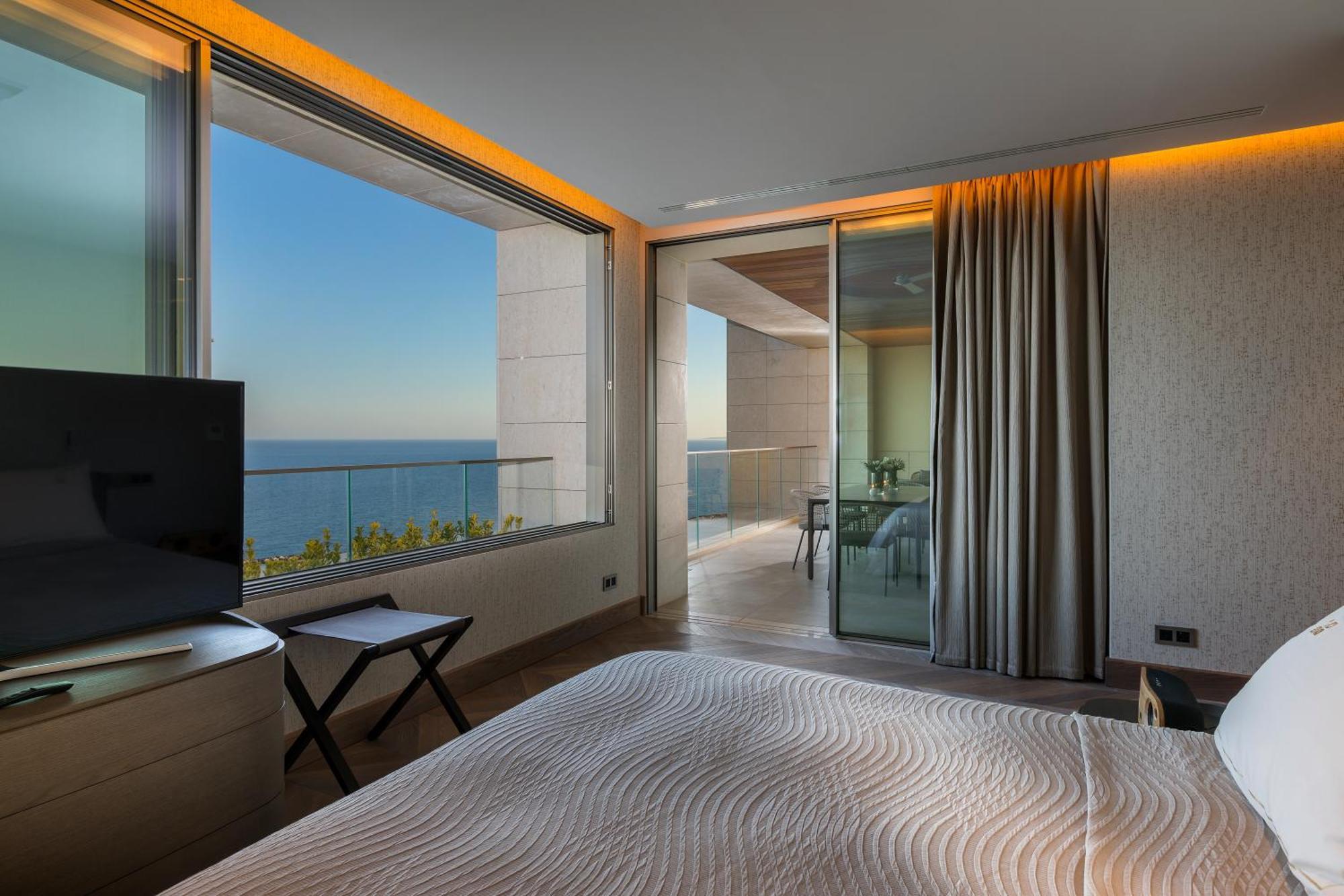 Four Seasons Hotel Agios Tychonas Exterior foto Deluxe Room