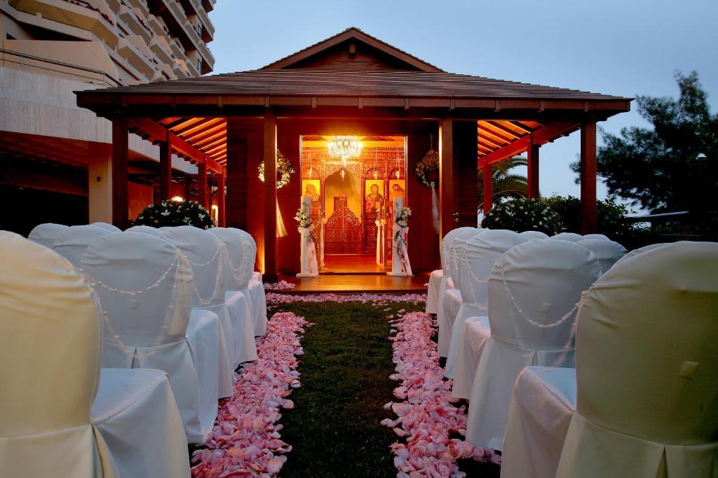 Four Seasons Hotel Agios Tychonas Exterior foto Wedding at the Royal Garden Villas